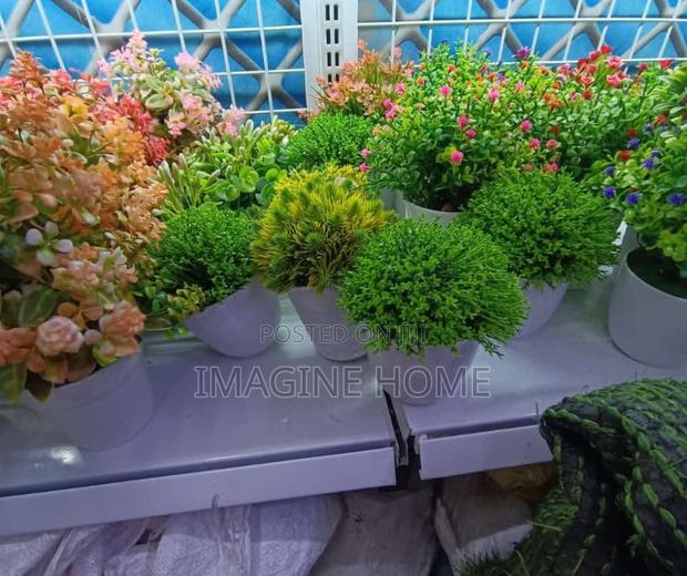 Artificial Nice Flowers Decorated Plants