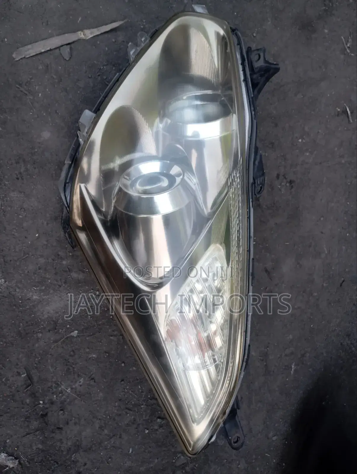 Wish 2005 Headlight Xenon Bulb