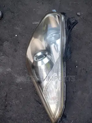 Wish 2005 Headlight Xenon Bulb