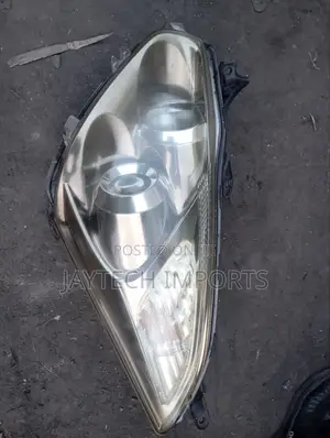 Wish 2005 Headlight Xenon Bulb