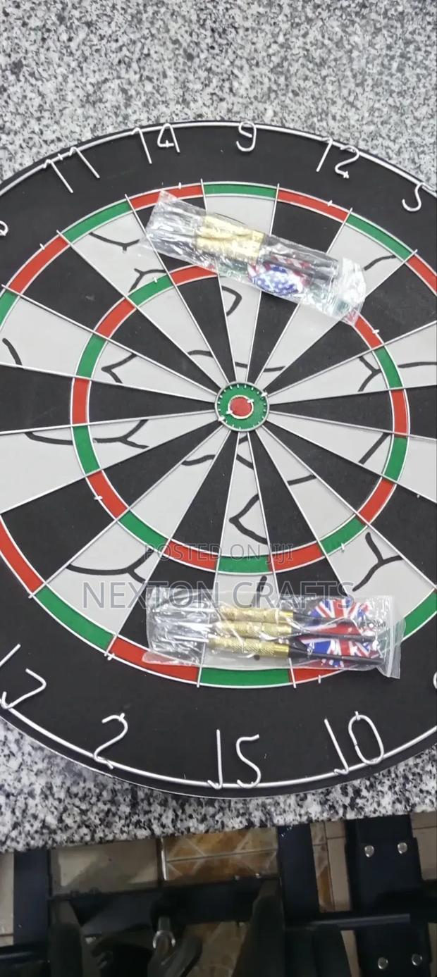 Dart Board With 6 Darts