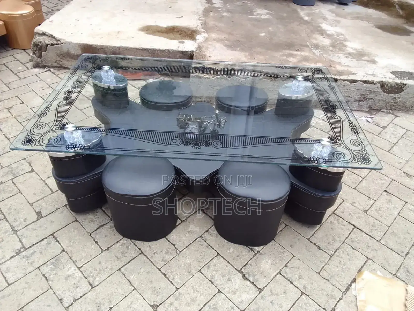 Glass Coffee Table With Puffs