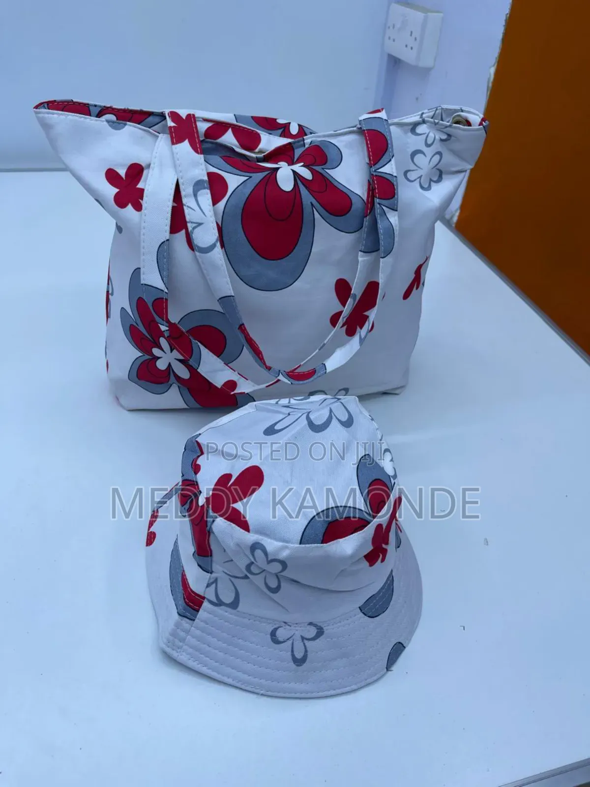 Beach Bucket Hat+Handbag