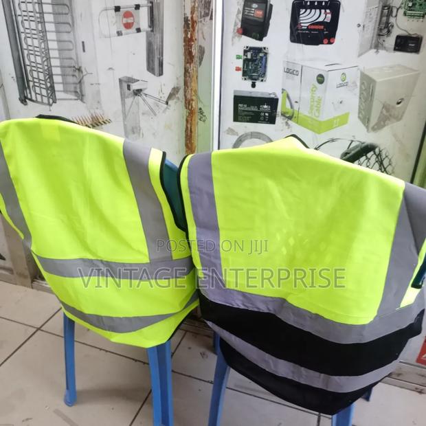 Reflector**Safety Reflector** - thumbnail 2