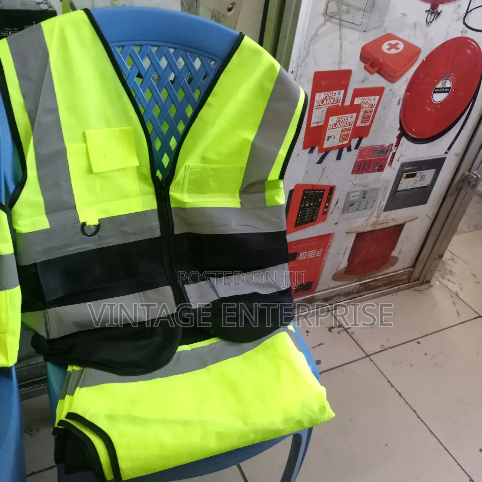 Reflector**Safety Reflector**//Reflector**Safety Reflector**