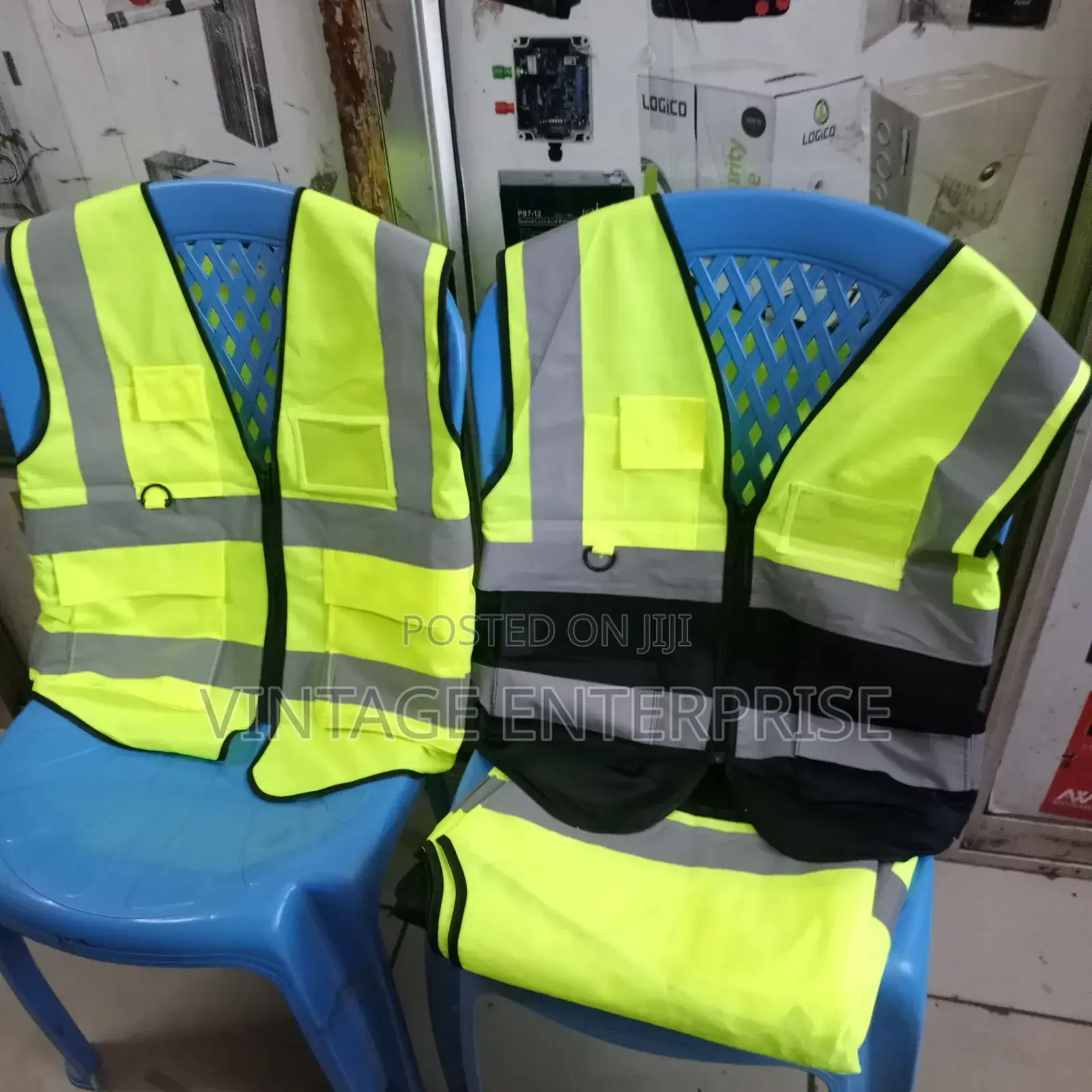 Reflector**Safety Reflector**//Reflector**Safety Reflector**
