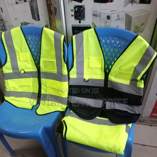 Reflector**Safety Reflector**//Reflector**Safety Reflector** - thumbnail 2