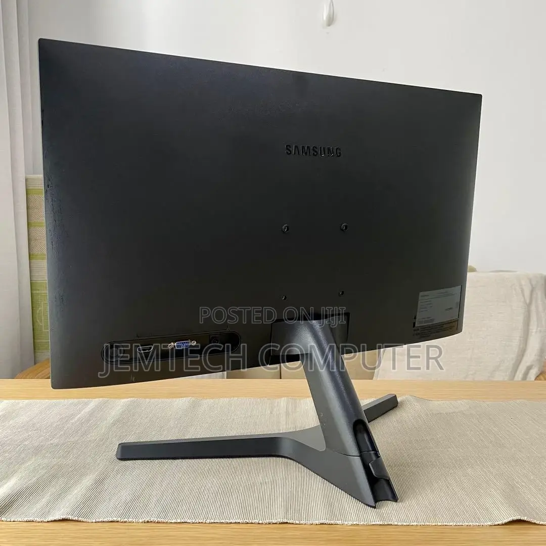Samsung Essential 24 Inches FHD Monitor 24"