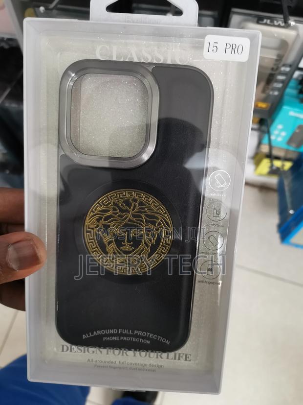 Versace Design iPhone 15 Pro Model Case -Black - thumbnail 3