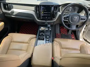 Volvo XC60 T5 R-Design AWD 2018 White