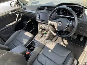 Volkswagen Tiguan 2018 Silver
