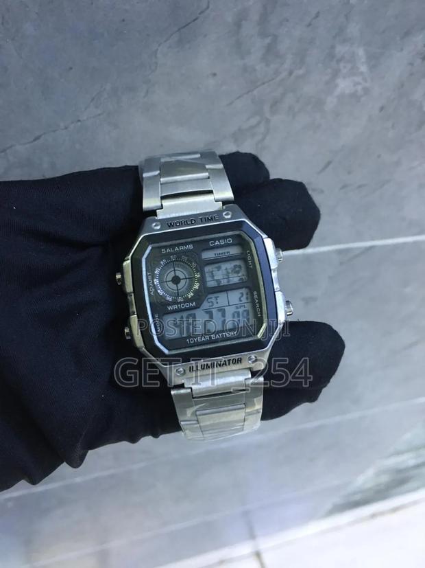 Casio Illuminator Digital-Date Display-Alarm - thumbnail 3