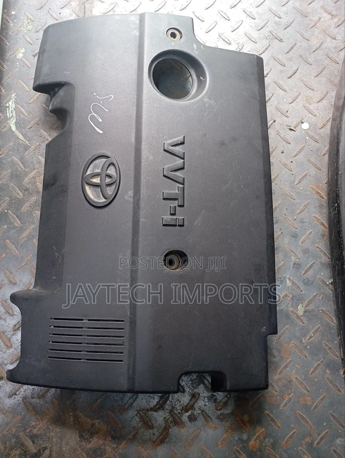 1nz Engine Top Cover