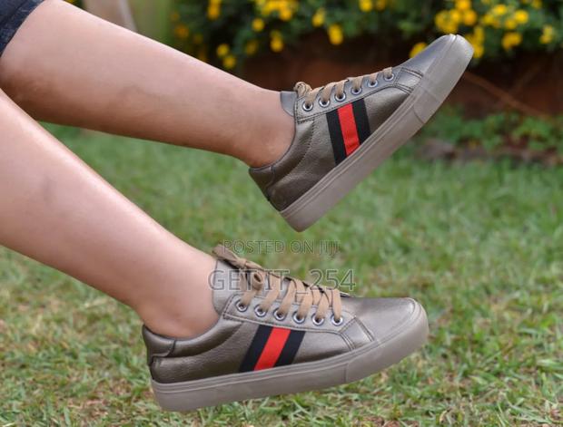 ! Restocked Classic Women Sneaker Sizes 37-41 - thumbnail 3