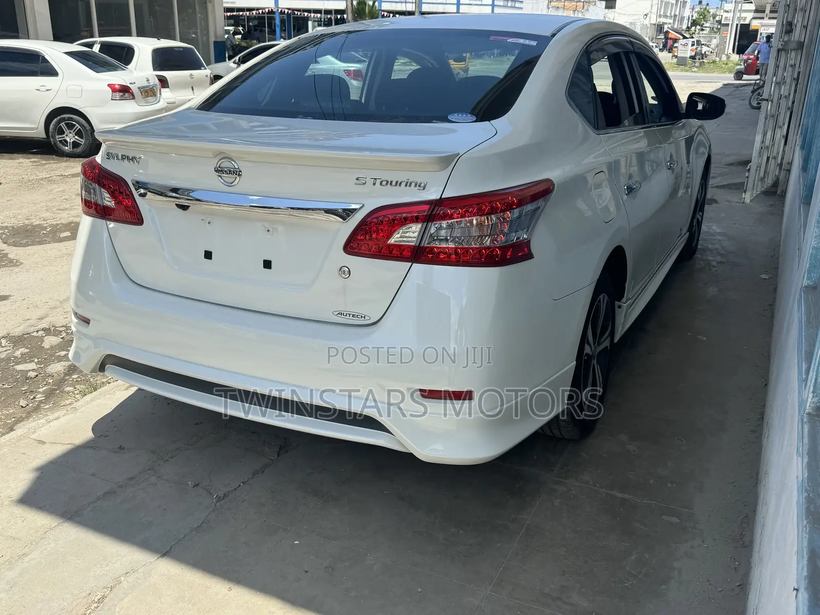 Nissan Bluebird 2018 White