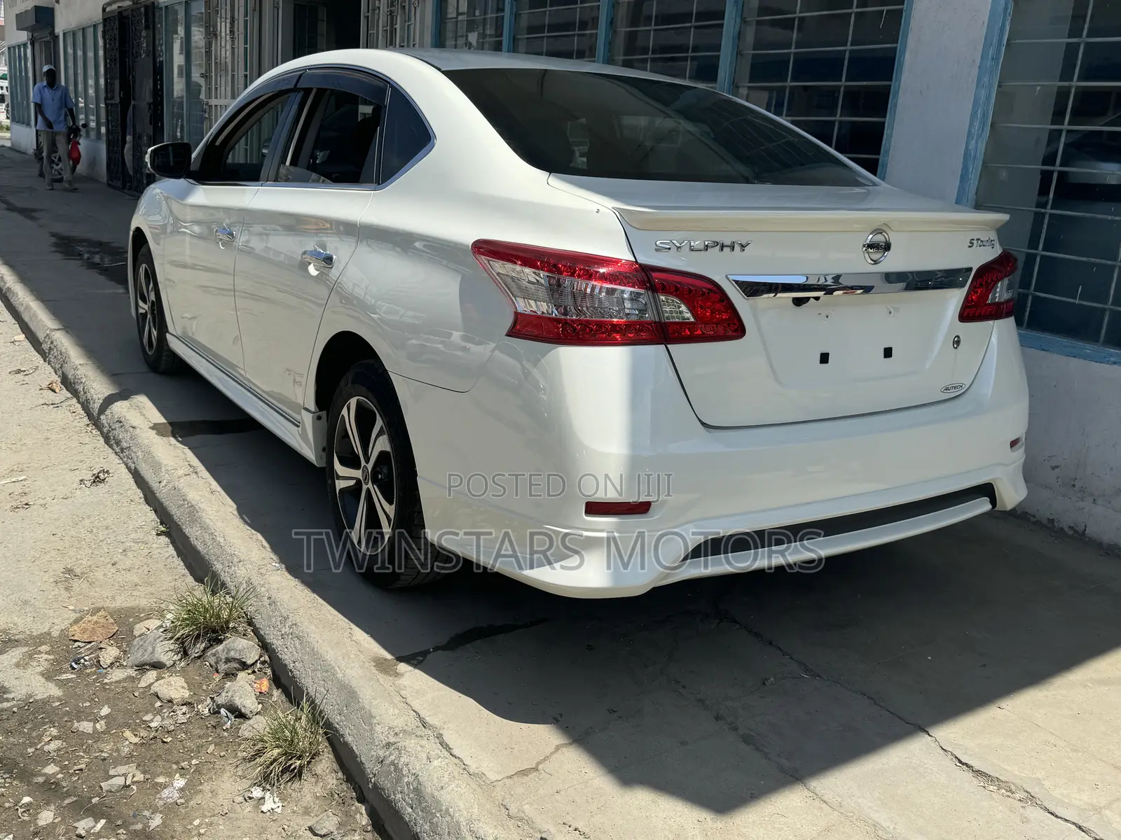 Nissan Bluebird 2018 White