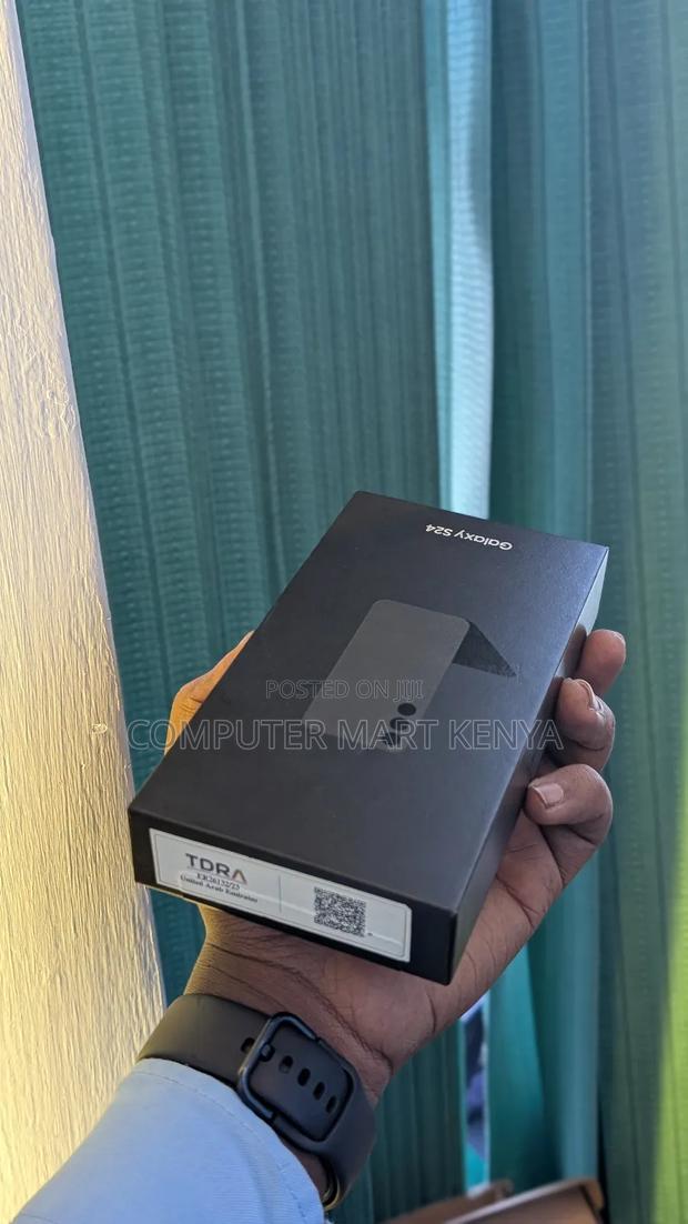 New Samsung Galaxy S24 256 GB Black - thumbnail 3