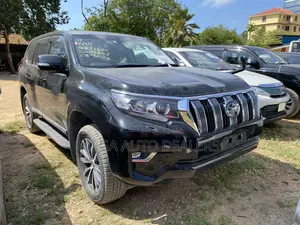 Toyota Land Cruiser Prado 2018 Black