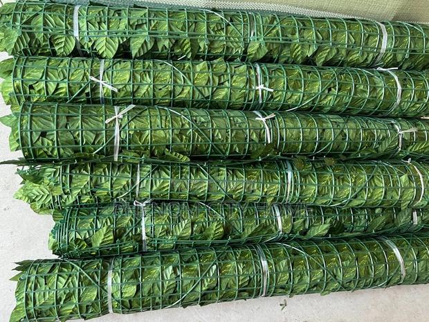 Artificial Green Privacy Fence - thumbnail 2