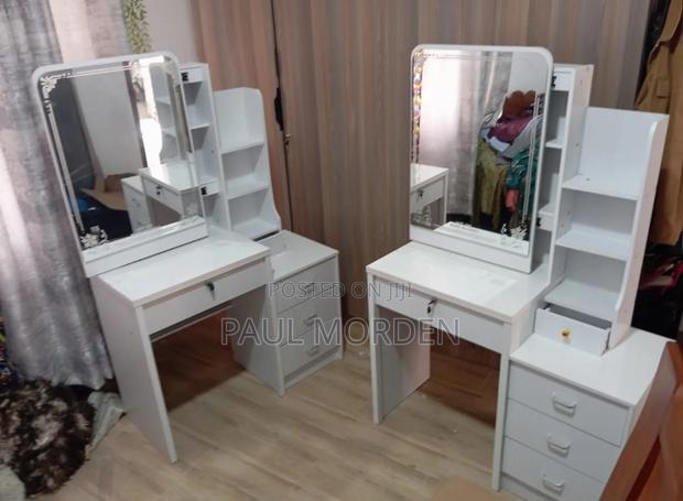 Dressing Table Dressing Table With the Stools