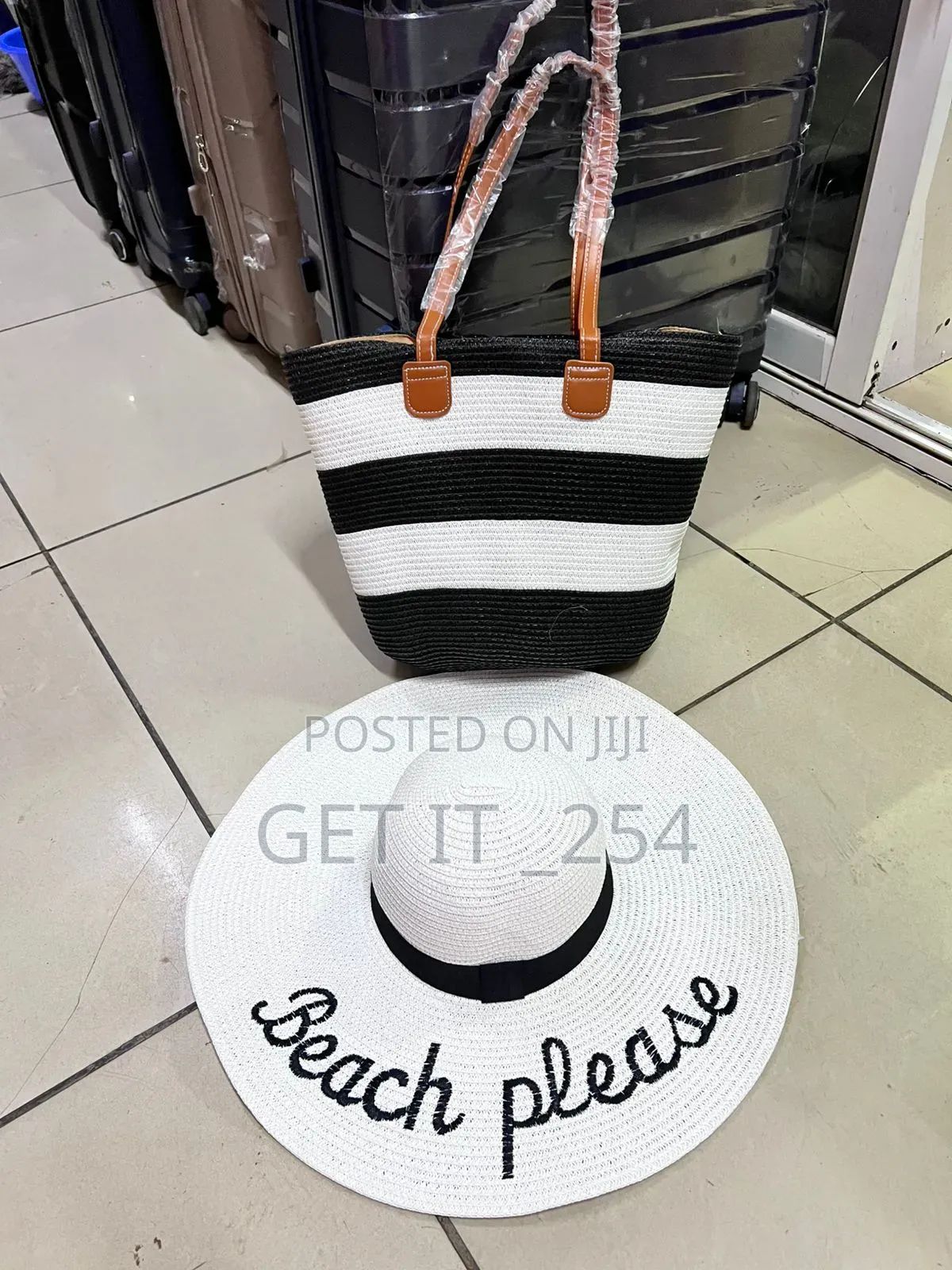 Kiondo Straw Summer Bags Set Comes With a Matching Hat.