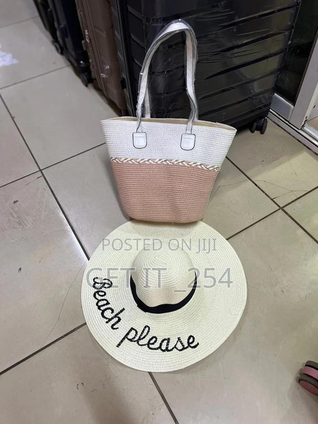Kiondo Straw Summer Bags Set Comes With a Matching Hat. - thumbnail 4