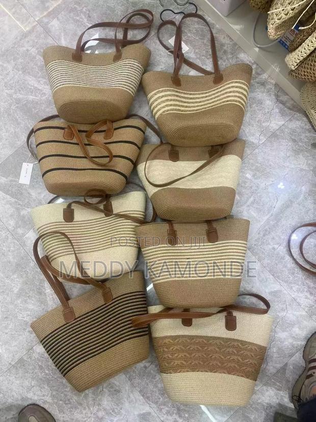 Chloe Summer Wooven Handbags - thumbnail 2