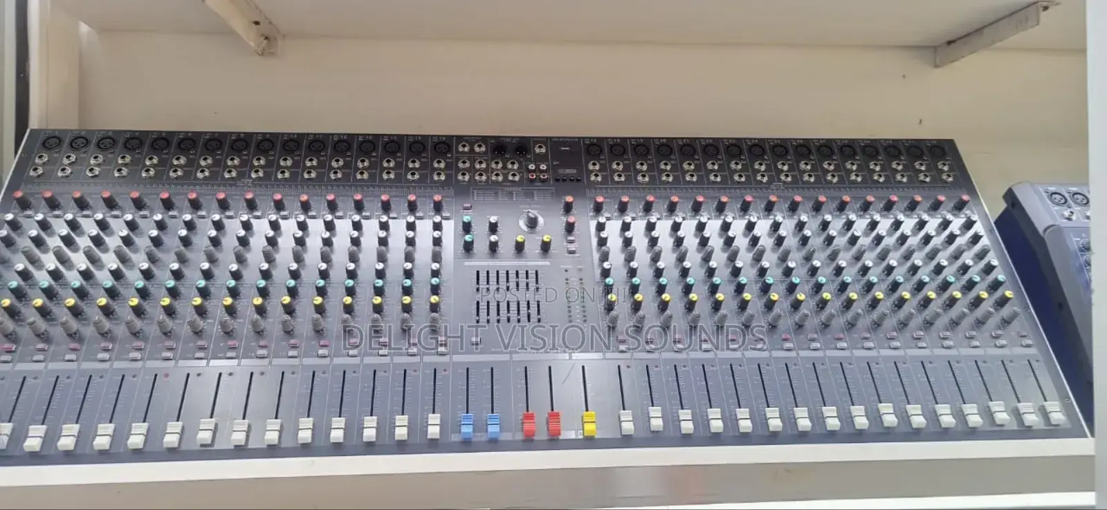 Soundcraft SMX-3200 High Quality Mixer