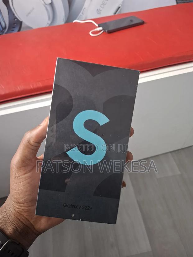 New Samsung Galaxy S22+ 5G 128 GB Blue