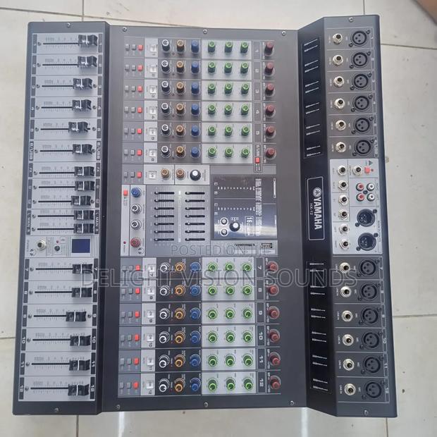 Yamaha HX-12 Quality Mixer
