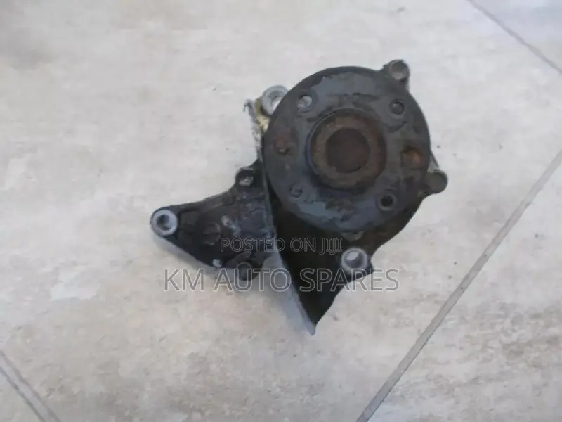 Toyota 7A Water Pump for Corolla, Carina, Sprinter, Caldina.