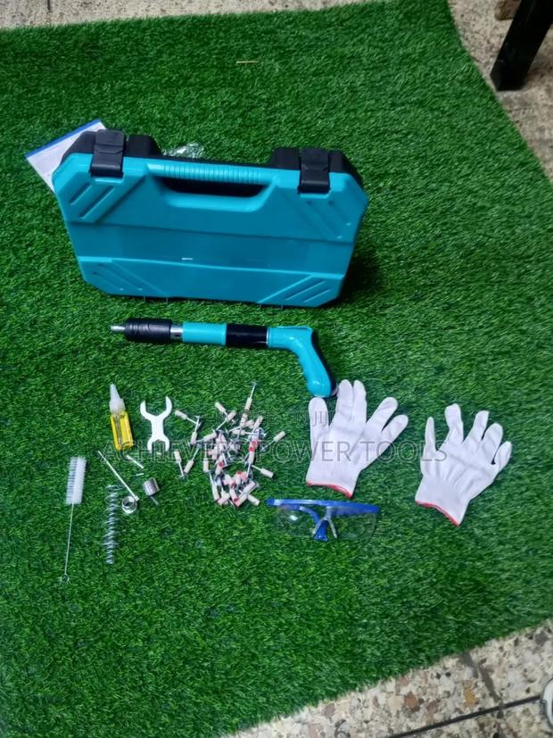Manual Rivet Gun