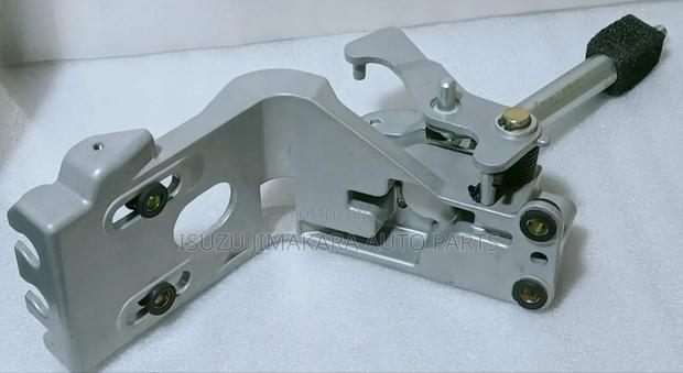 Isuzu NQR Gear Lever