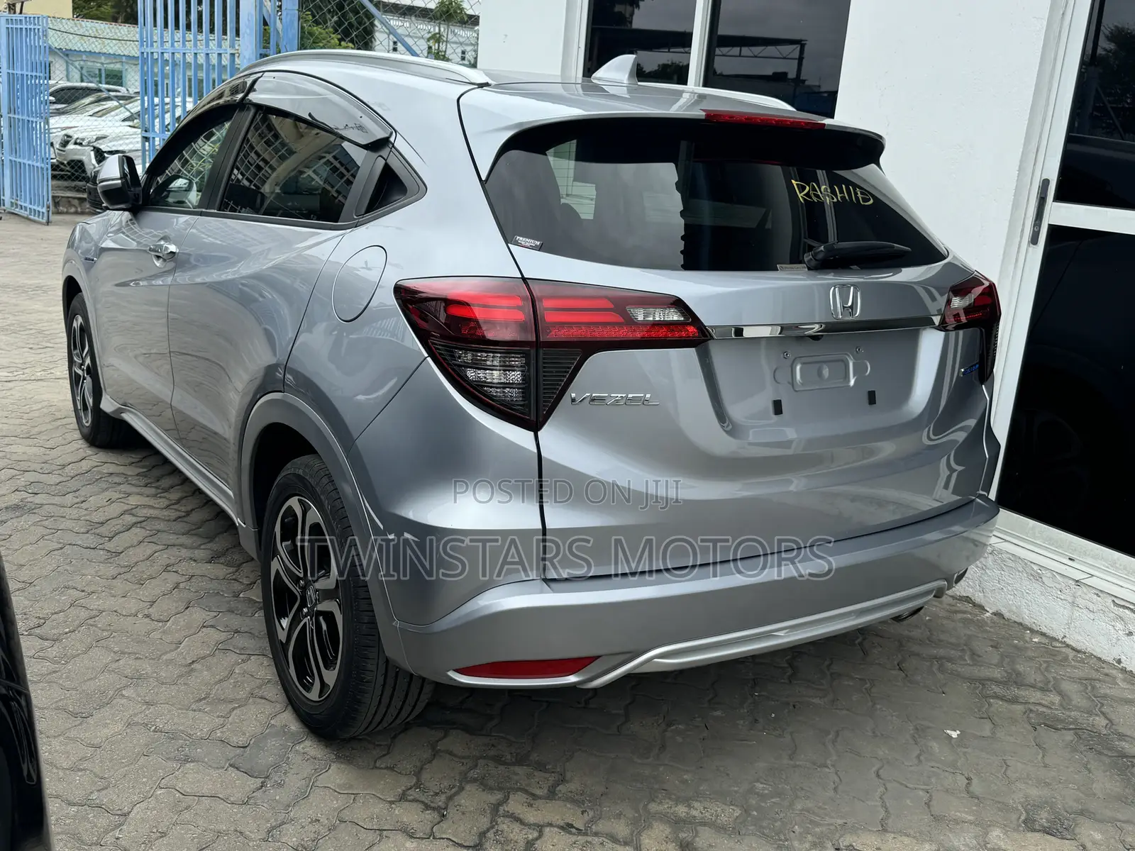 Honda Vezel 1.5 Hybrid 2WD 2018 Gray