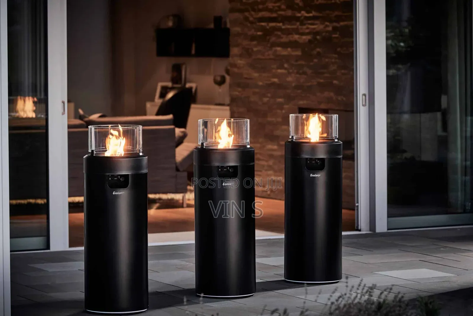 Alva Gas Patio Heaters Firepit/Plus Lava Stones