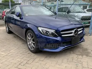 Mercedes-Benz C200 2018 Blue