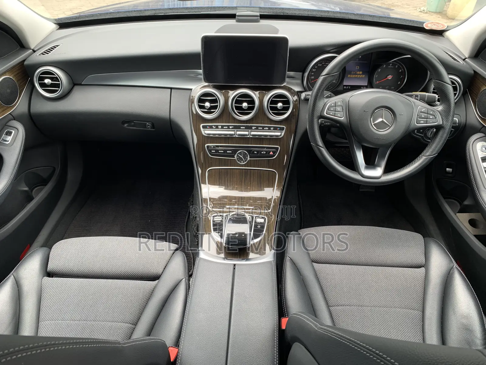 Mercedes-Benz C200 2018 Blue