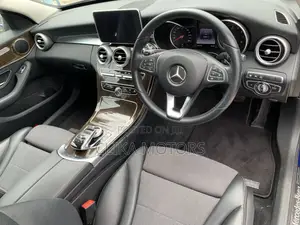 Mercedes-Benz C200 2018 Blue