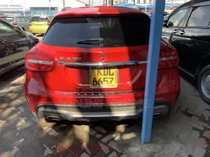 Mercedes-Benz GLA-Class 2017 Red