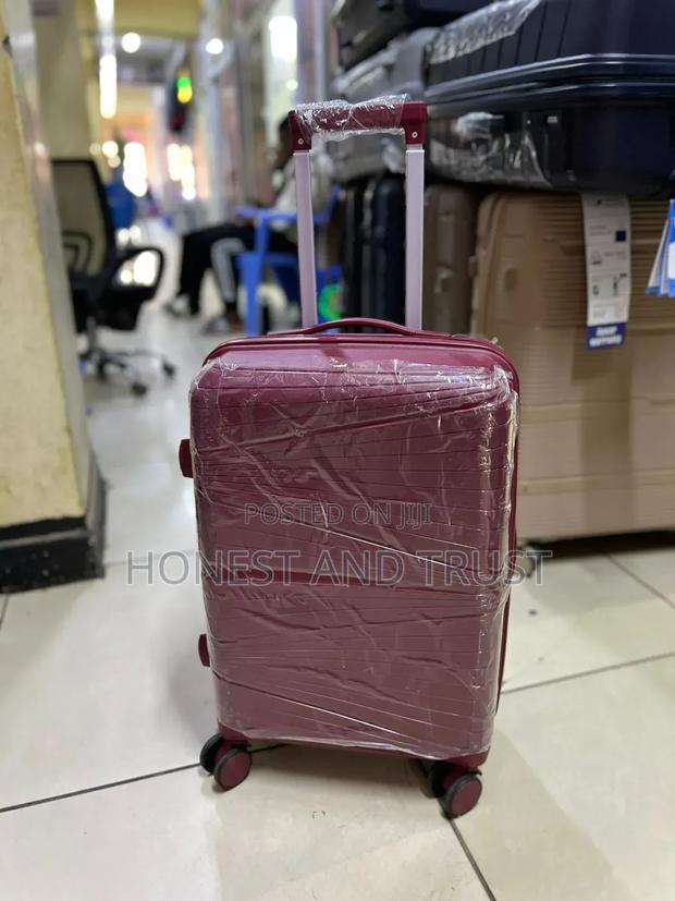 Unbreakable Rubber Suitcase Small - thumbnail 2