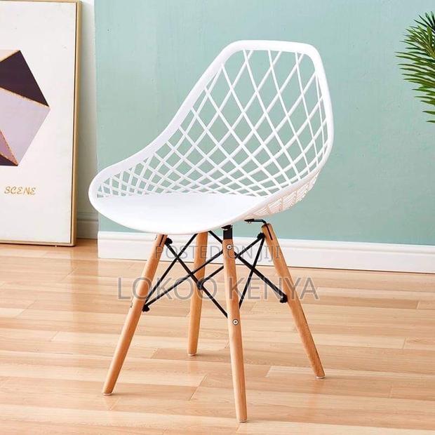 Home Chairs: Hallow Outdoor Mesh Eames Chair