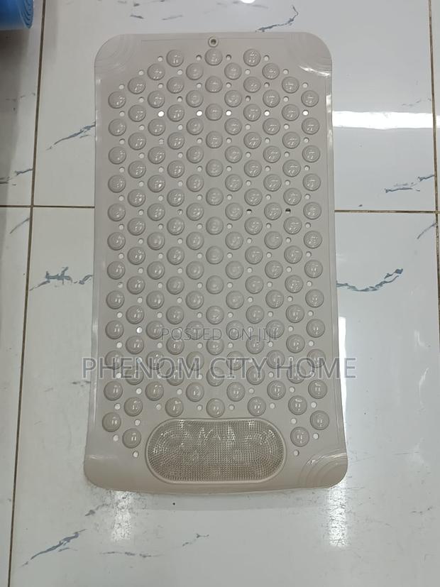 Bathroom Mats With Scrubber