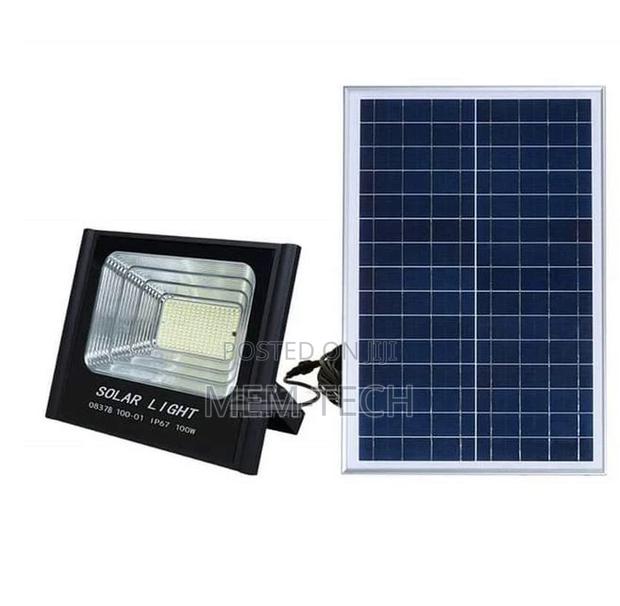Waterproof IP67 100W Solar Floodlight - main view