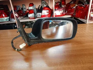 Avensis Power Sidemirror RHS Old Model Complete With Socket