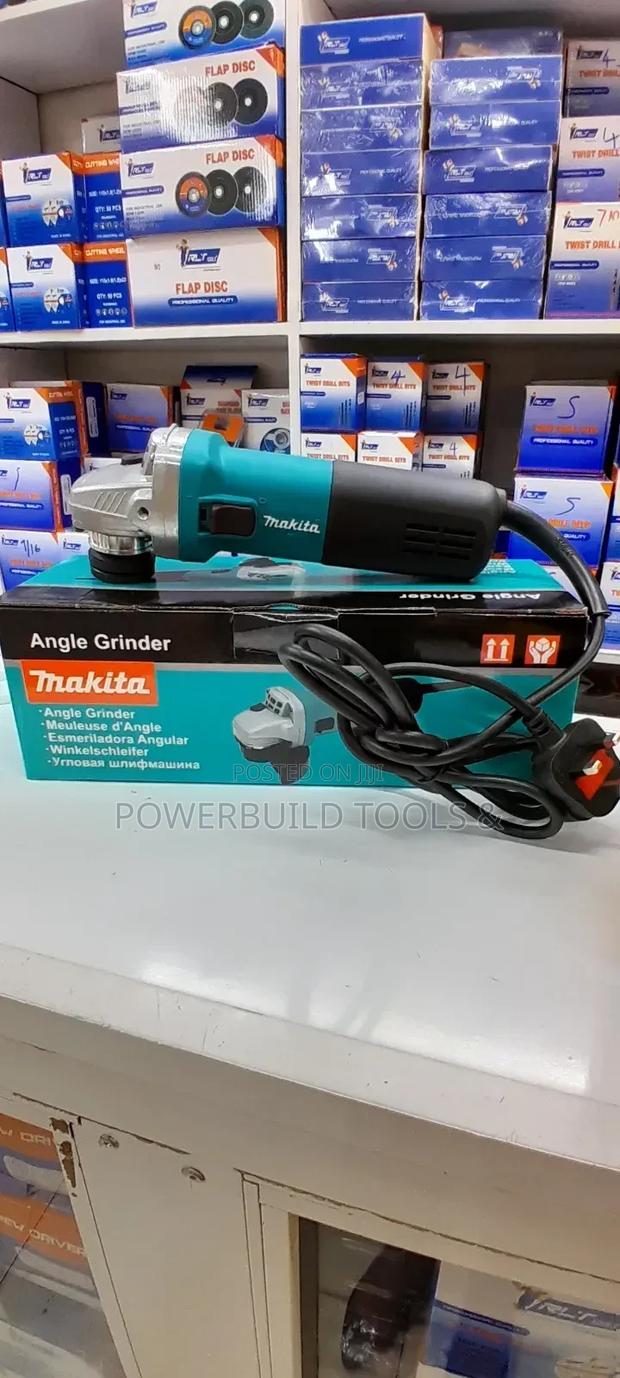 Makita 4.5" Angle Grinder - thumbnail 2