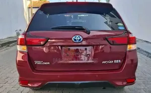 Toyota Corolla Fielder 1.5 Hybrid FWD 2018 Red
