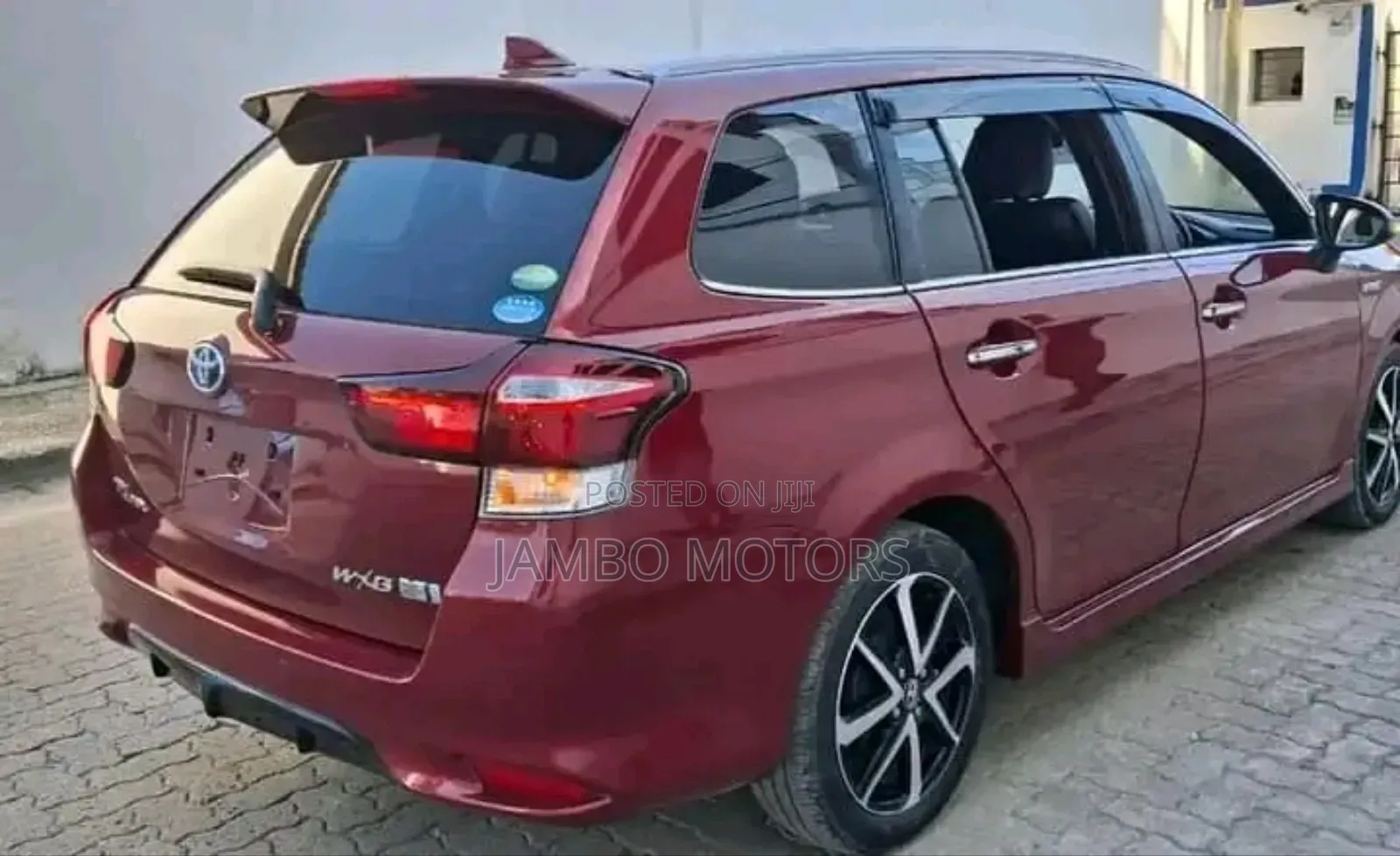 Toyota Corolla Fielder 1.5 Hybrid FWD 2018 Red