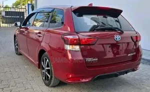 Toyota Corolla Fielder 1.5 Hybrid FWD 2018 Red
