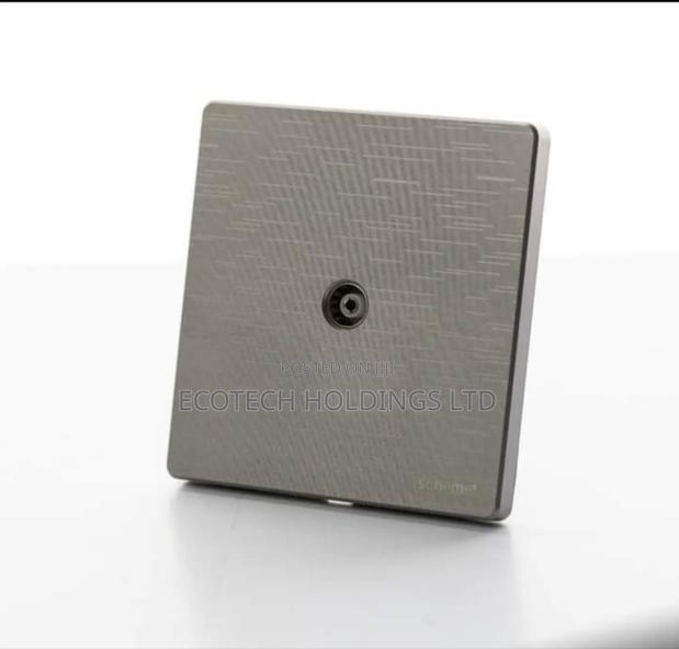 Television Executive Sockets Sq5
