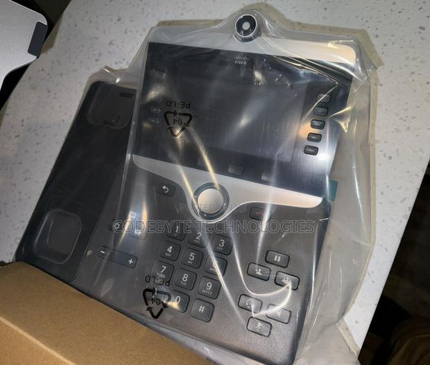 Cisco IP Phone Video Phone 8845 – Digital Camera - main view